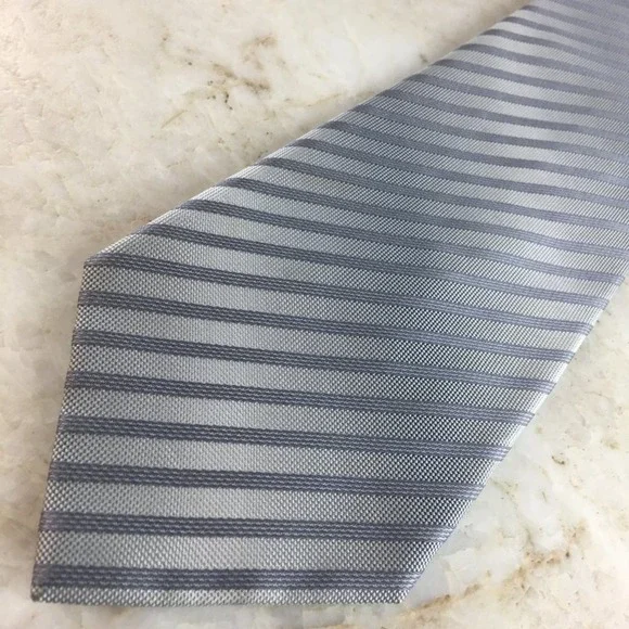 KENNETH COLE SILK TIE - Picture 2 of 11